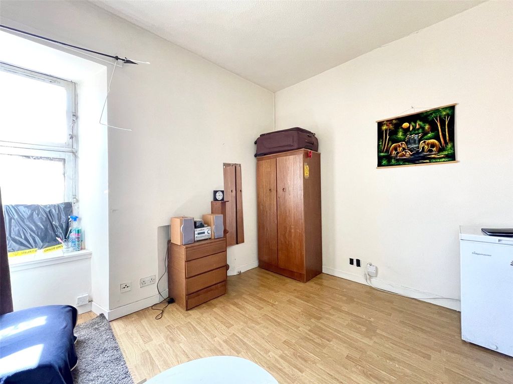 Property photo 3 of 12 Picture No. 02