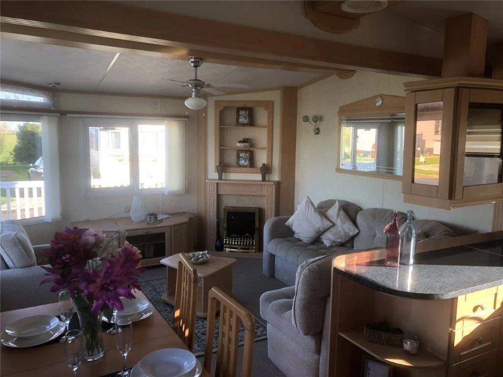 Property photo 3 of 3 Bur250020 01 Aspen