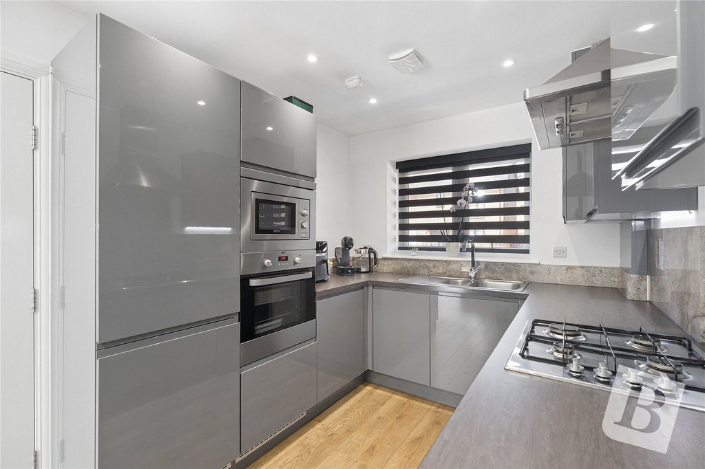 Property photo 3 of 15 Kitchen