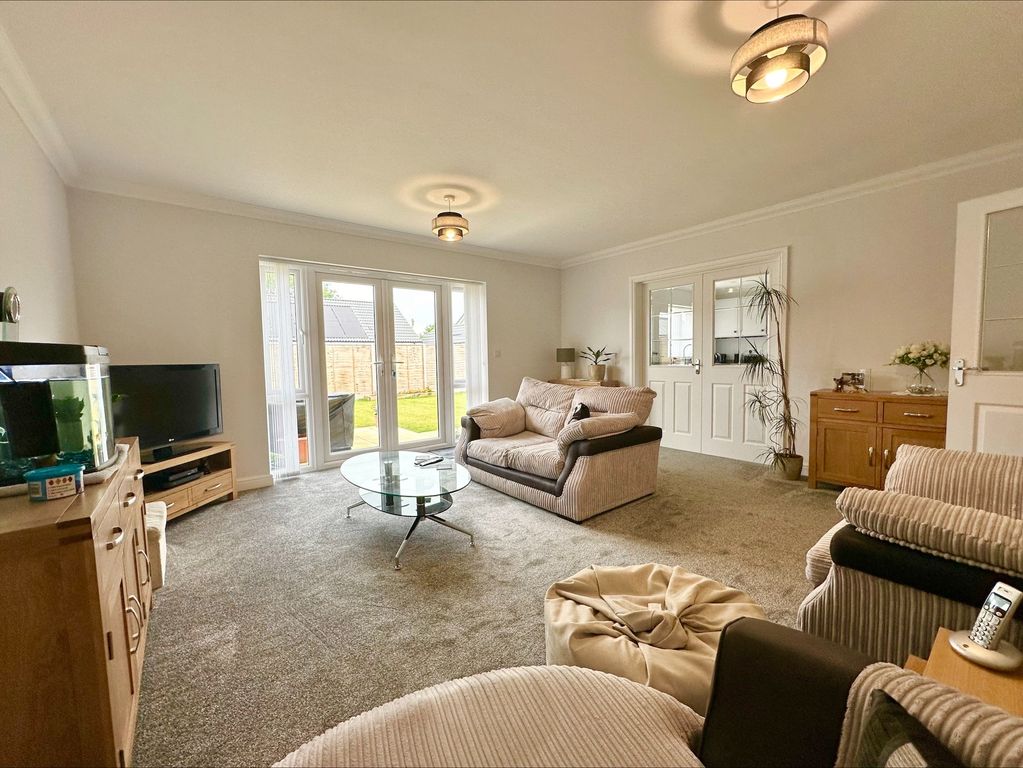 Property photo 2 of 11