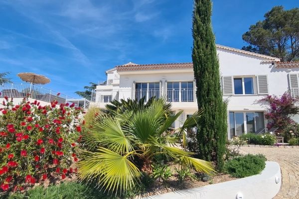 Property photo 3 of 7