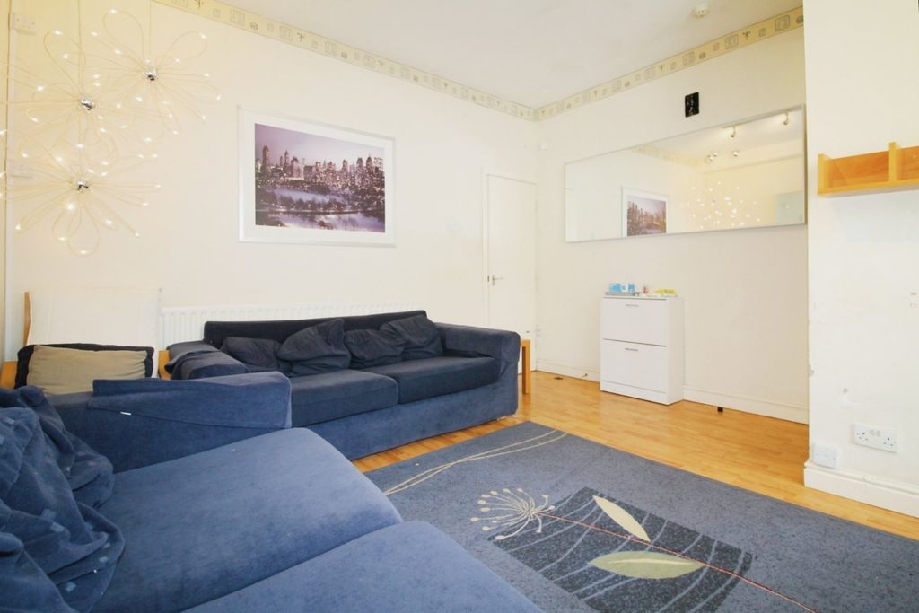 Property photo 1 of 21 Picture No. 12