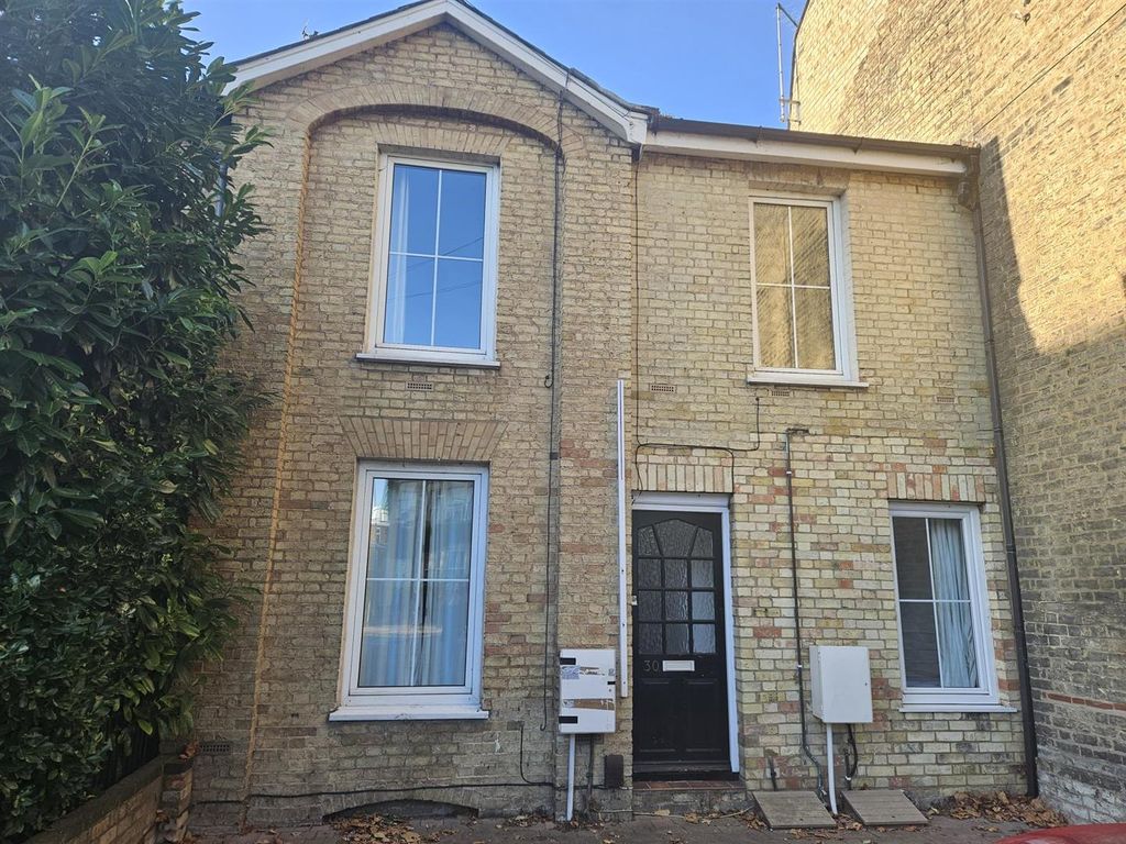 Property photo 1 of 11 30 Newmarket Road