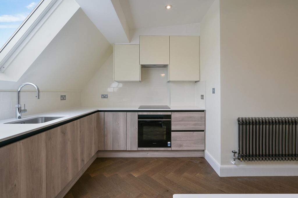 Property photo 1 of 9 Kitchen