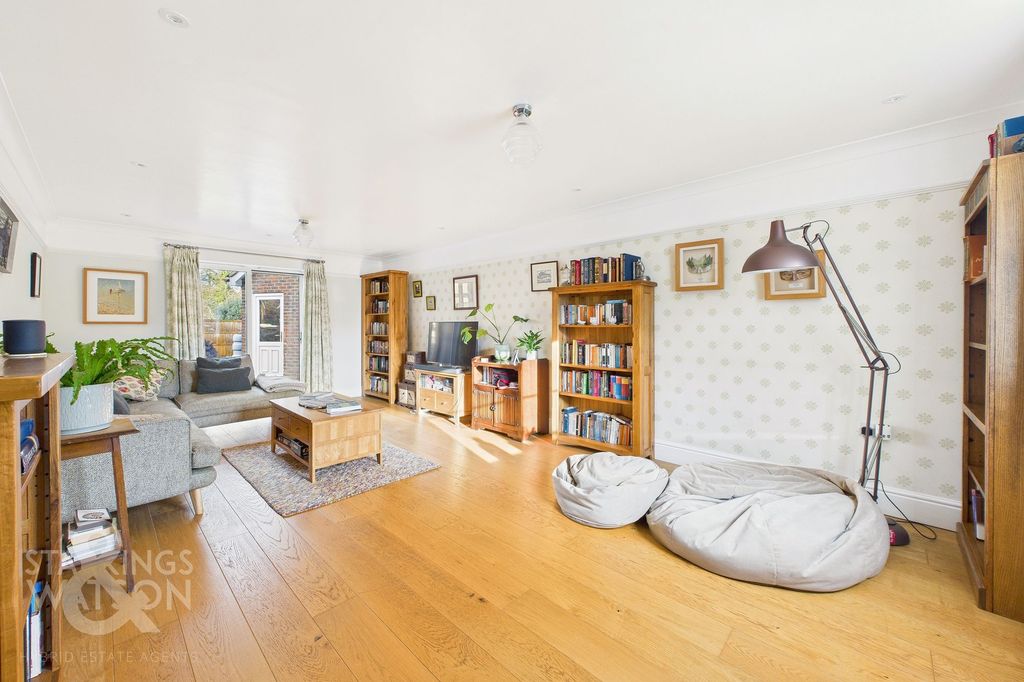 Property photo 2 of 36