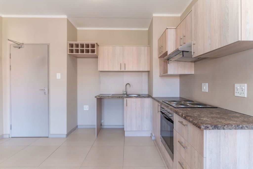Property photo 2 of 7 Kw1702414