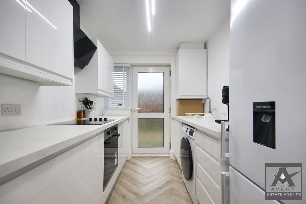 Property photo 2 of 11 Gallery