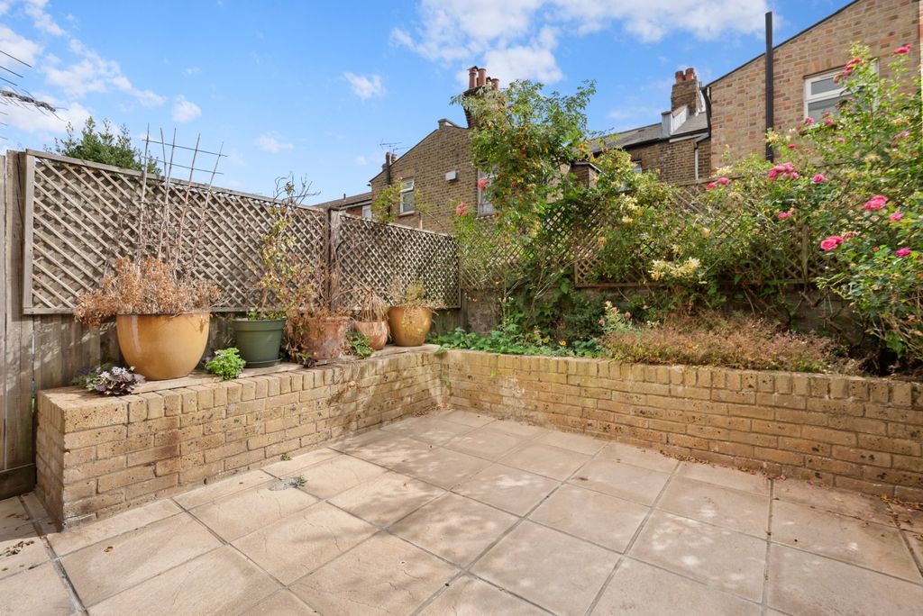 Property photo 2 of 19
