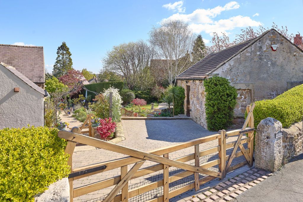 Property photo 2 of 51