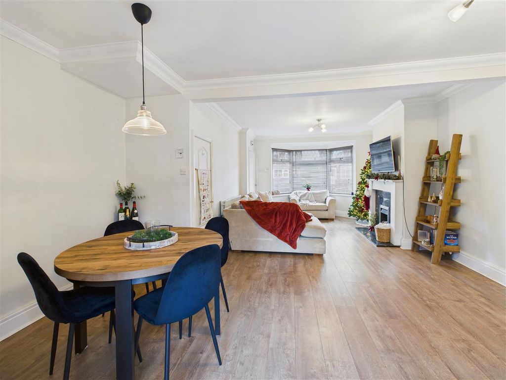 Property photo 3 of 13 Dining Area