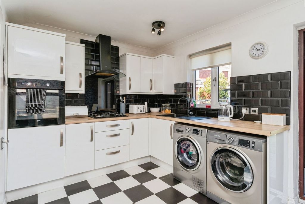 Property photo 3 of 16
