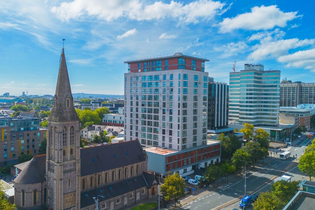 Property photo 1 of 7 Lrg_Admiral House And Church From Opposite Elevate