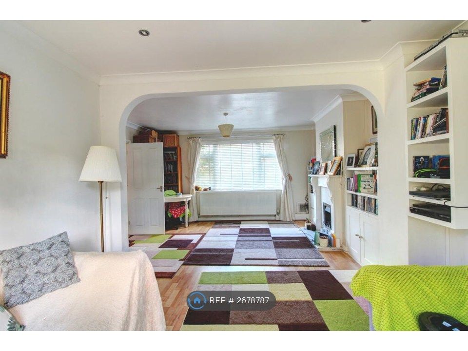 Property photo 2 of 23