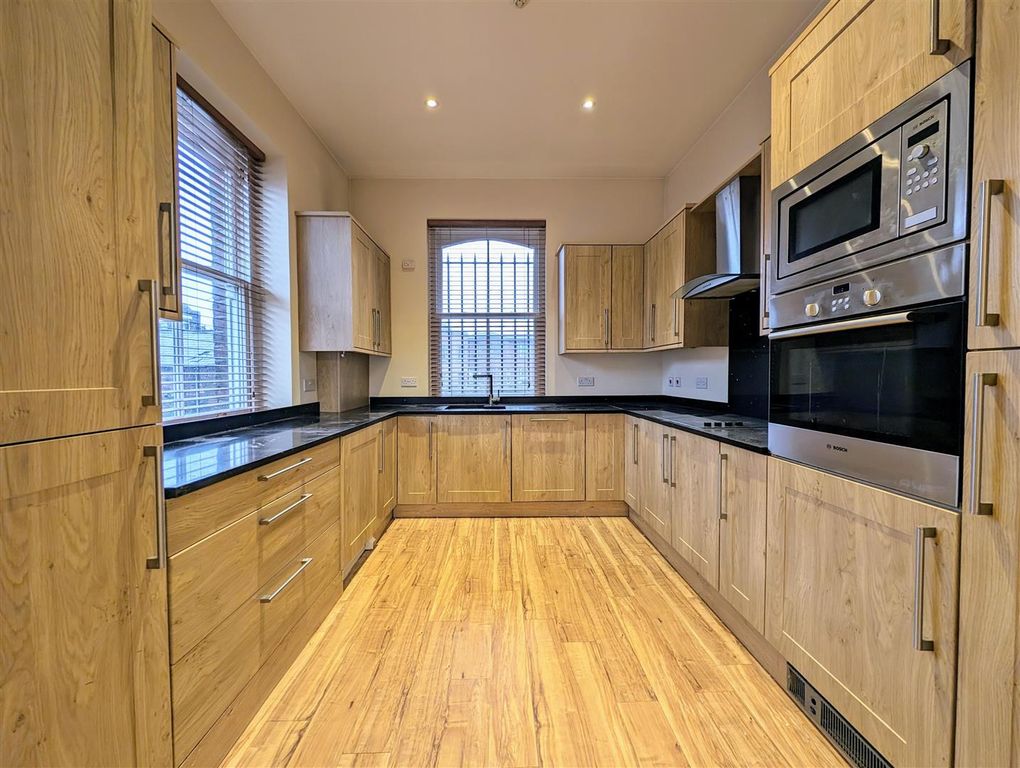 Property photo 3 of 12 Kitchen.Jpg