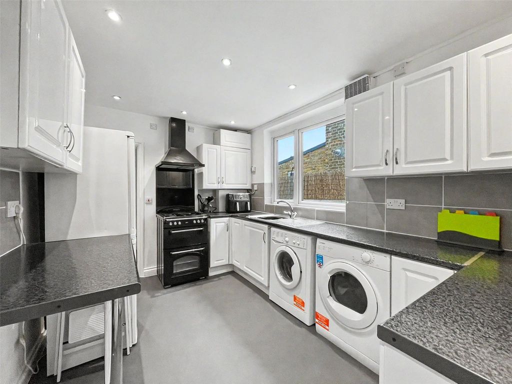 Property photo 3 of 15 Picture No. 05