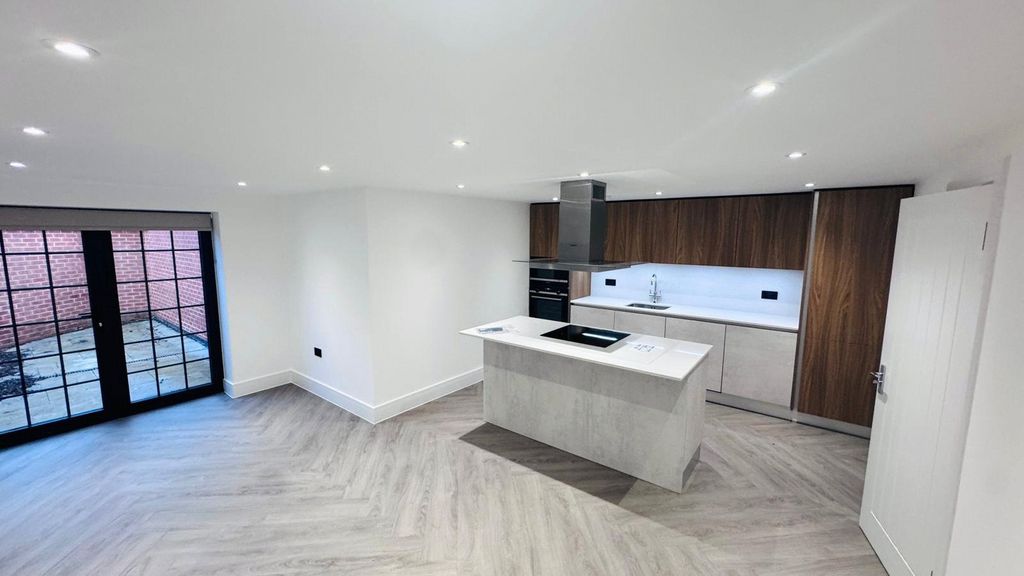 Property photo 3 of 23 Picture No. 28