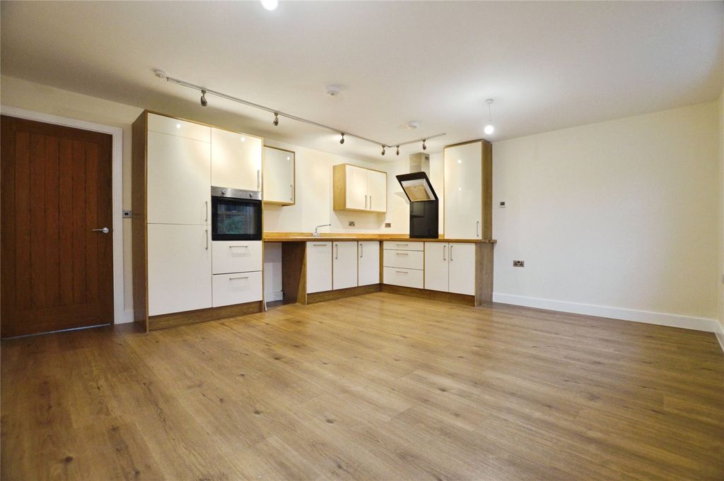 Property photo 3 of 11 Picture No. 20