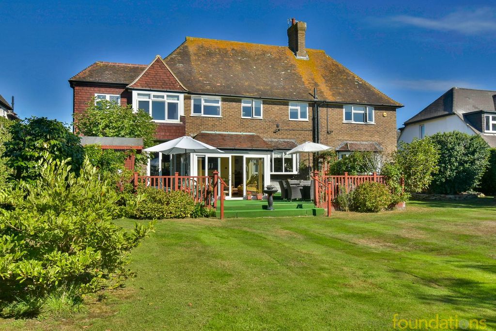 Property photo 2 of 30