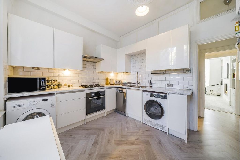 Property photo 2 of 16 Picture No. 02