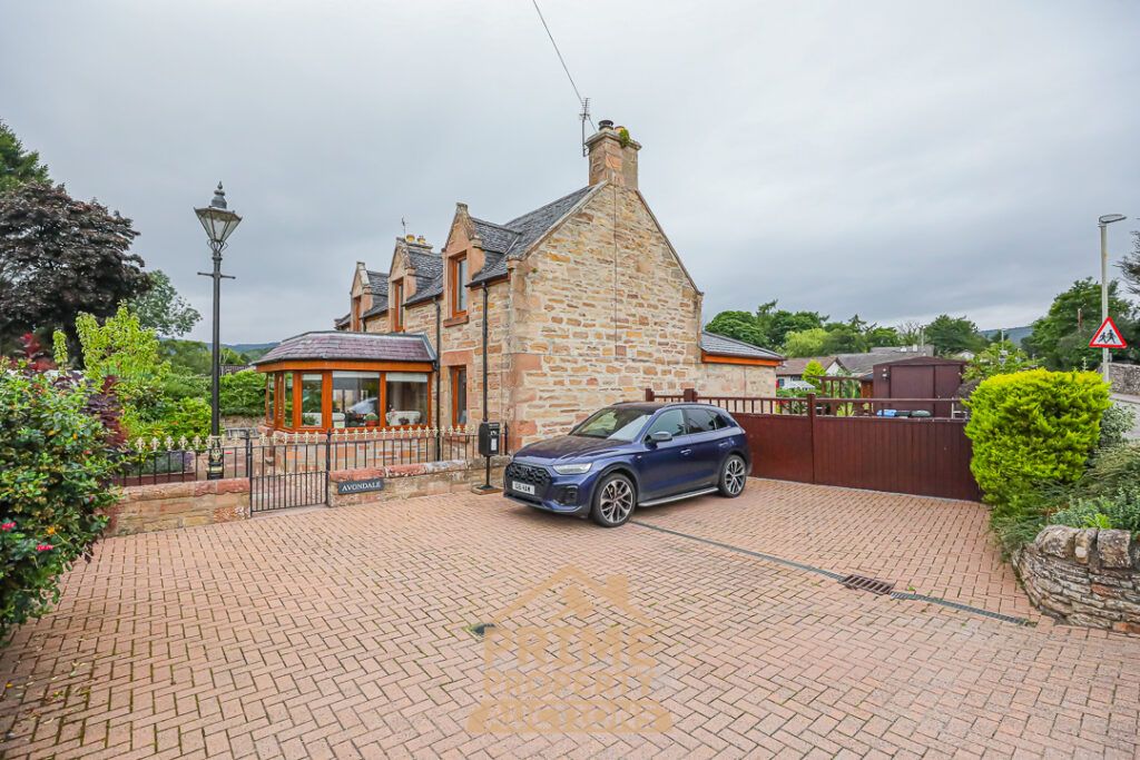 Property photo 1 of 36