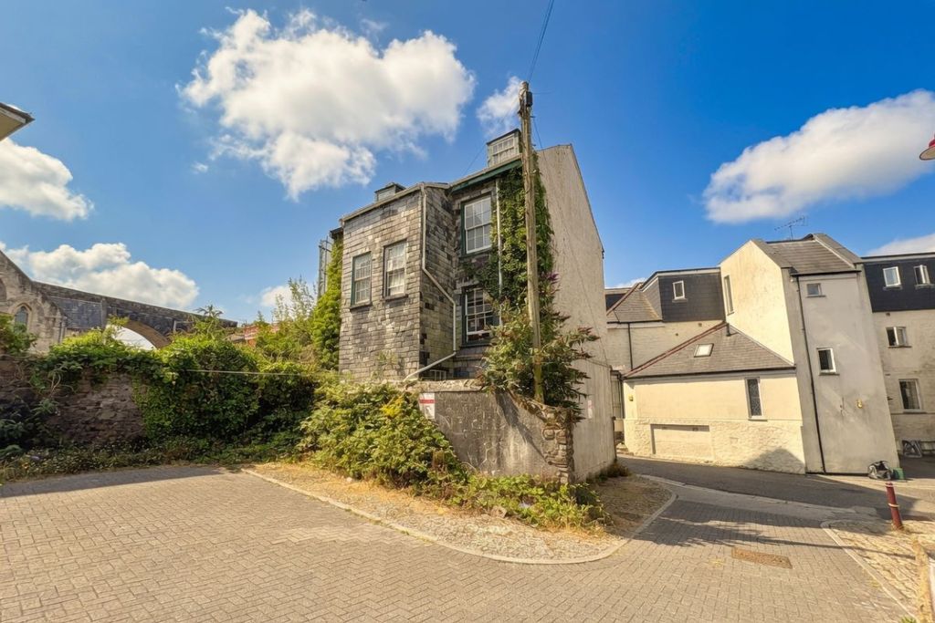 Property photo 2 of 2