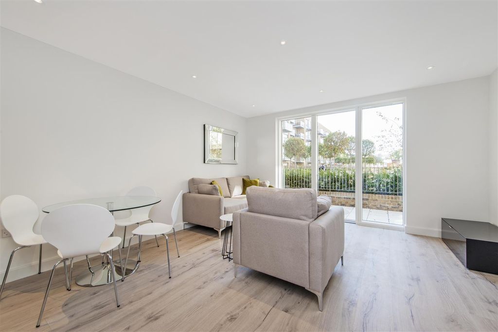 Property photo 2 of 10