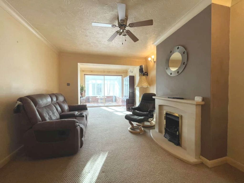 Property photo 3 of 14 Sitting Room