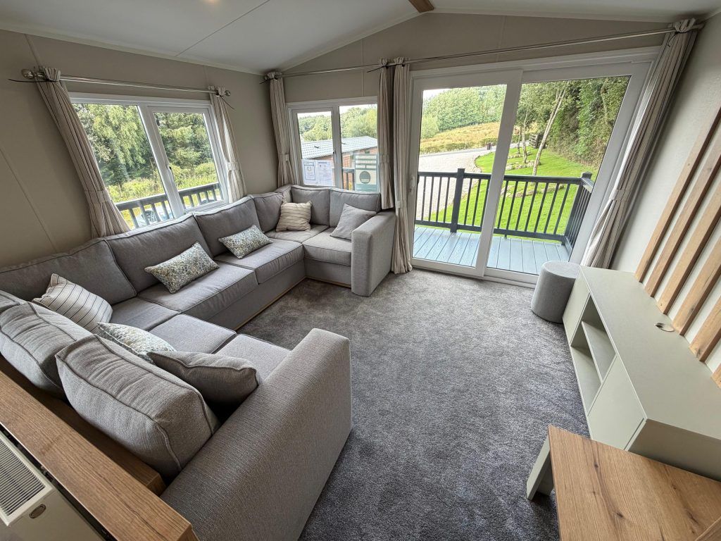 Property photo 1 of 6 Victory Ashberry 1