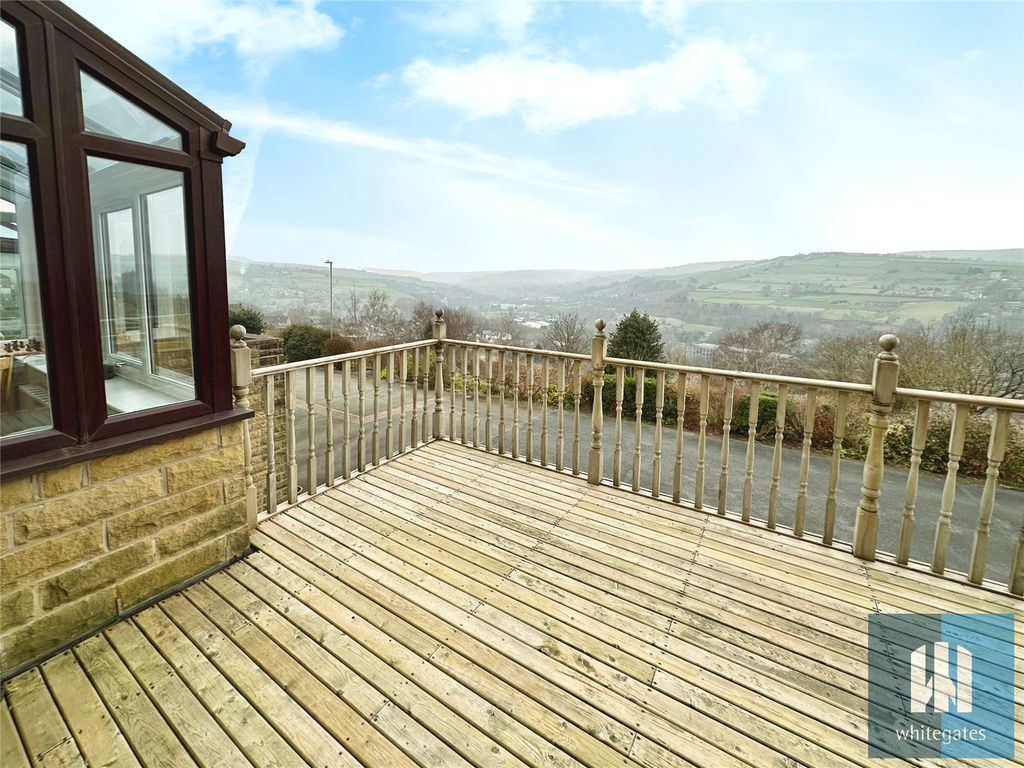 Property photo 2 of 32 Picture No. 29