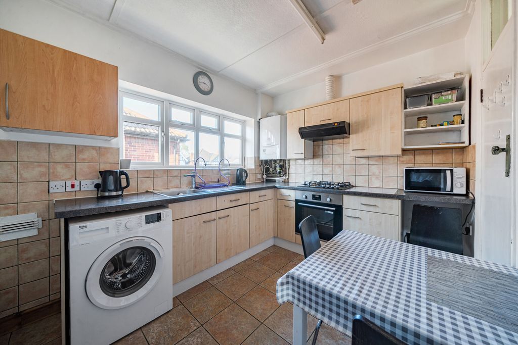 Property photo 3 of 11 1430365-5-69Bad58...