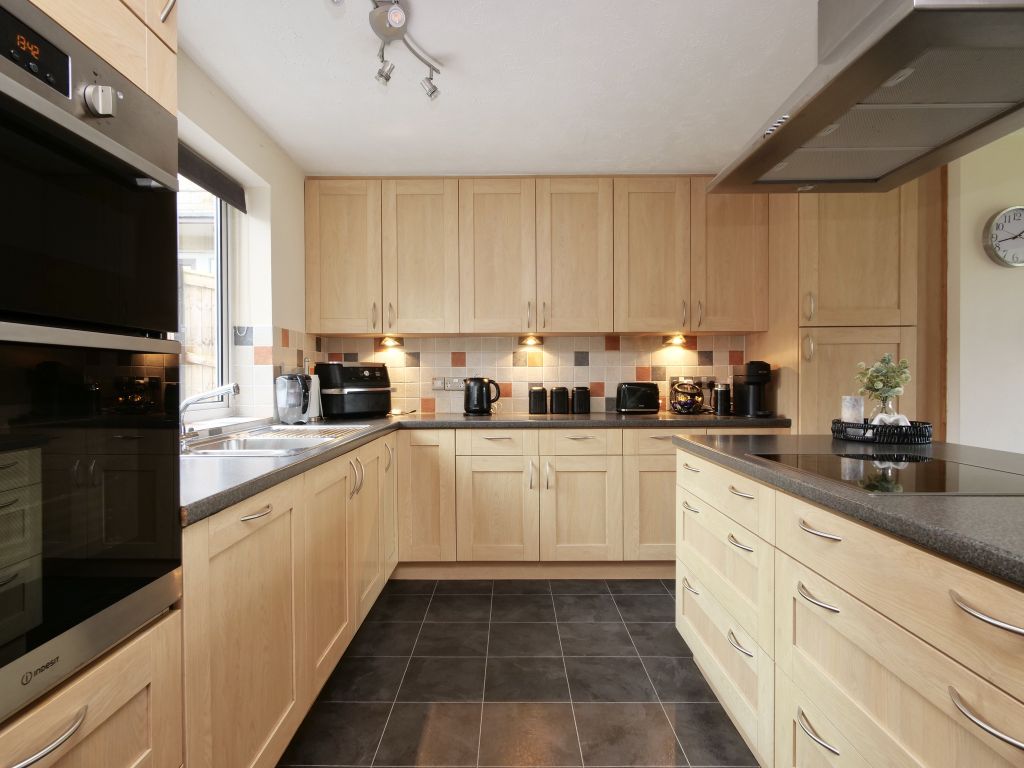 Property photo 3 of 18