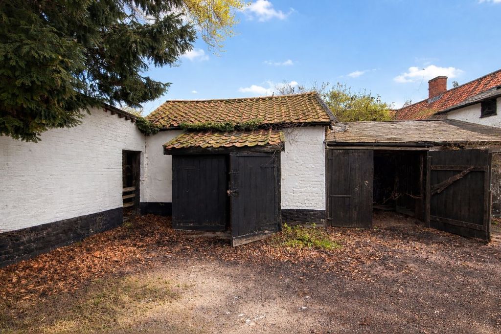 Property photo 2 of 11