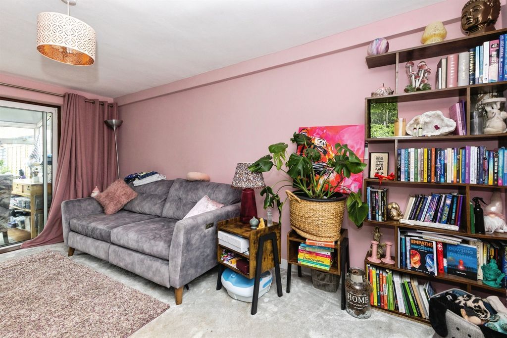 Property photo 3 of 17