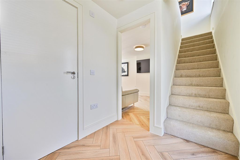 Property photo 3 of 17 3.Jpg
