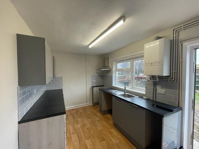 Property photo 1 of 11 Kitchen