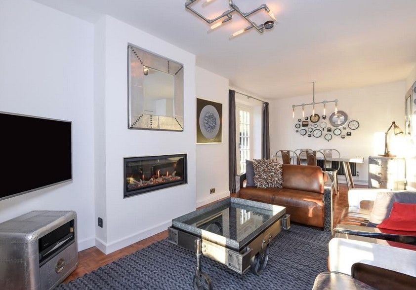 Property photo 2 of 11