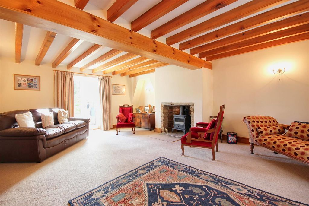 Property photo 3 of 25 Sitting Room