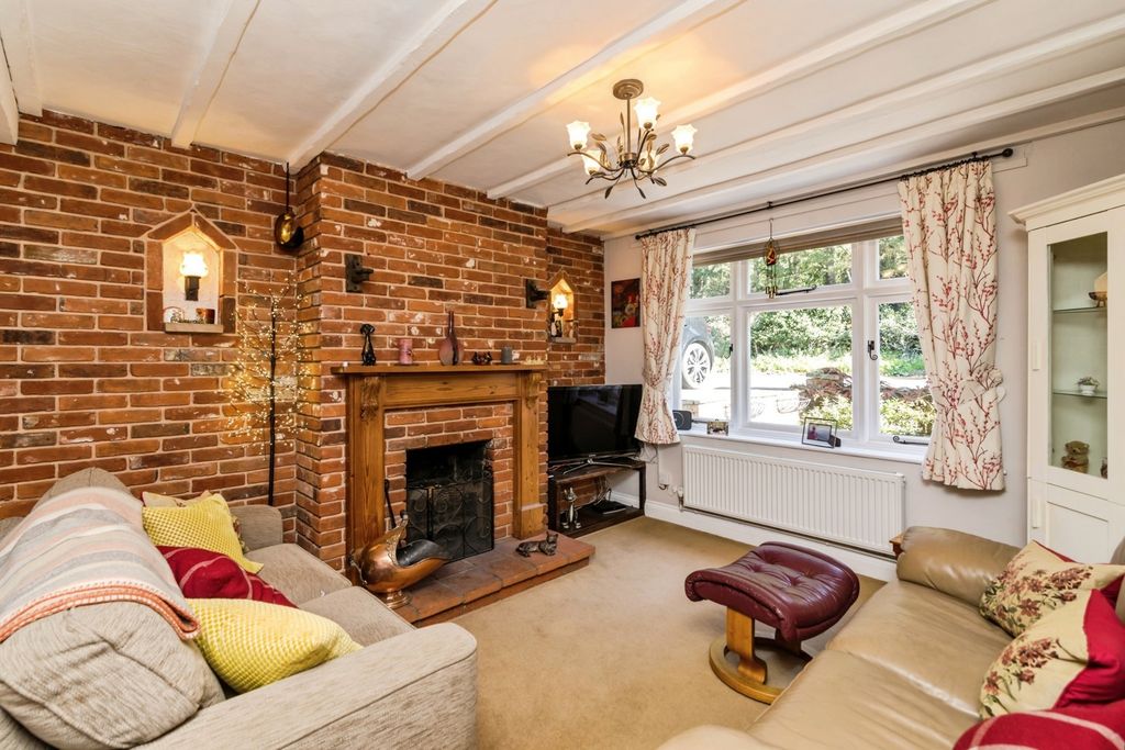 Property photo 2 of 17 Sitting Room