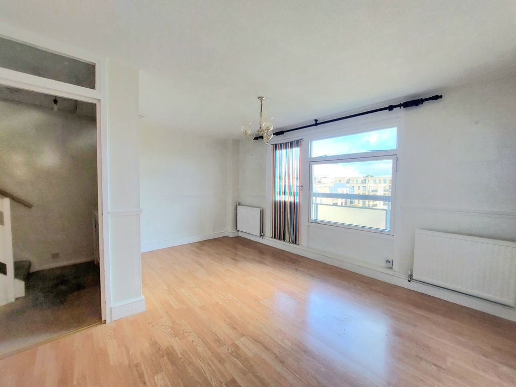 Property photo 2 of 4