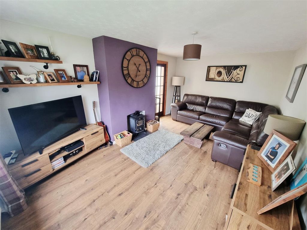 Property photo 3 of 15 Sitting Room.Jpg