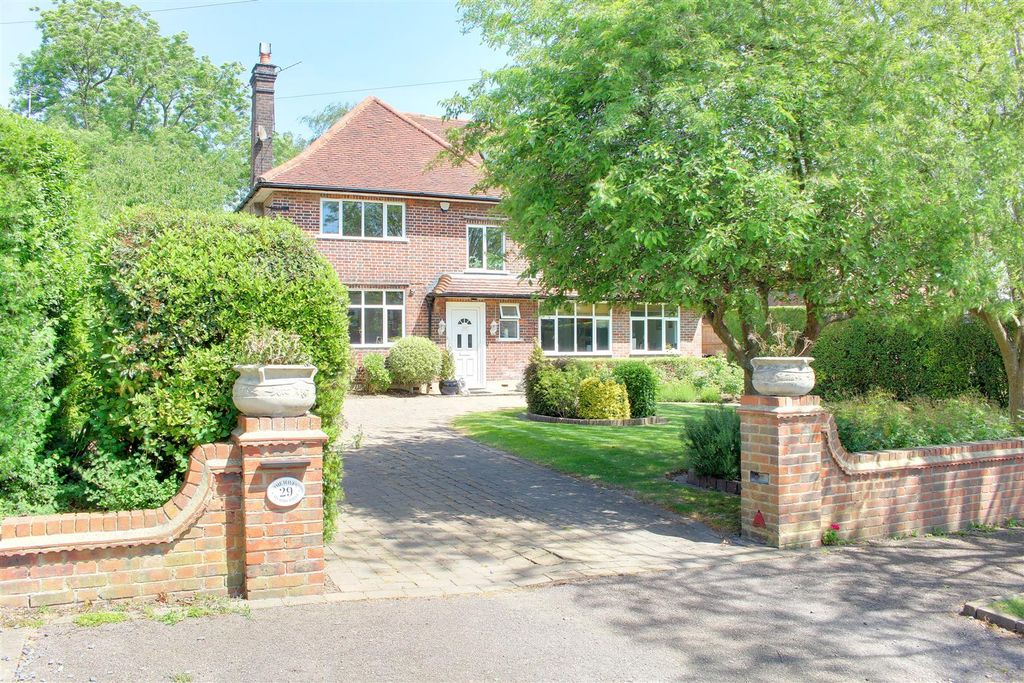 Additional image 23 of 5 bed detached house for saleMymms Drive, Brookmans Park AL9