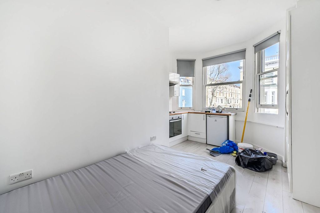 Property photo 2 of 3