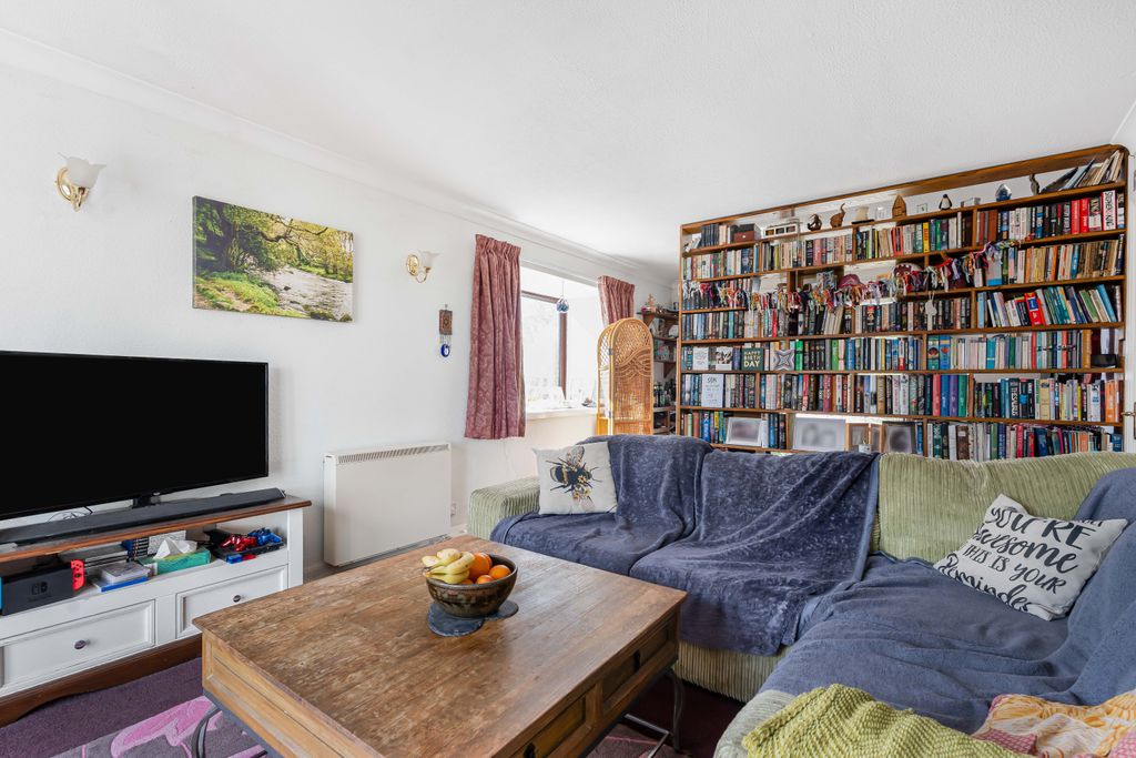 Property photo 3 of 24