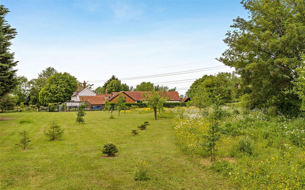 Property photo 3 of 28 Grounds