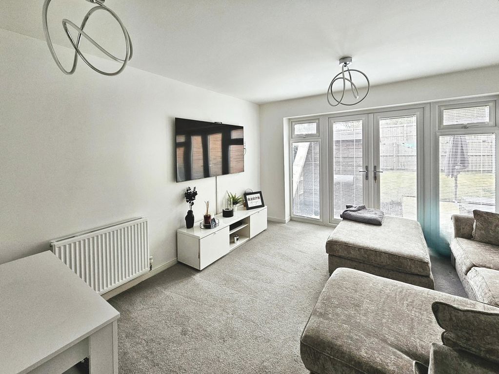 Property photo 2 of 8 Photo 7