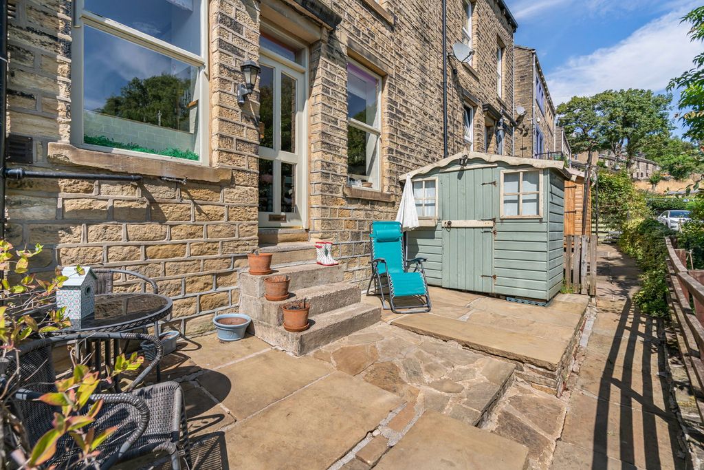 Property photo 1 of 31