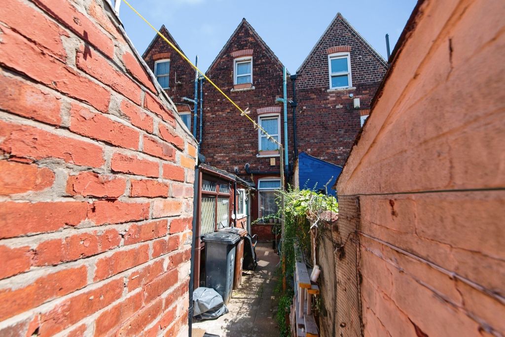 Property photo 1 of 18 Pbox-Img.Jpg