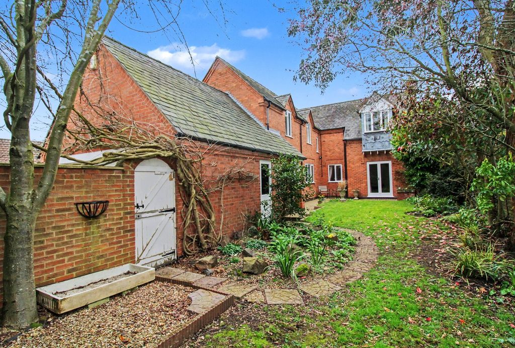 Property photo 2 of 19