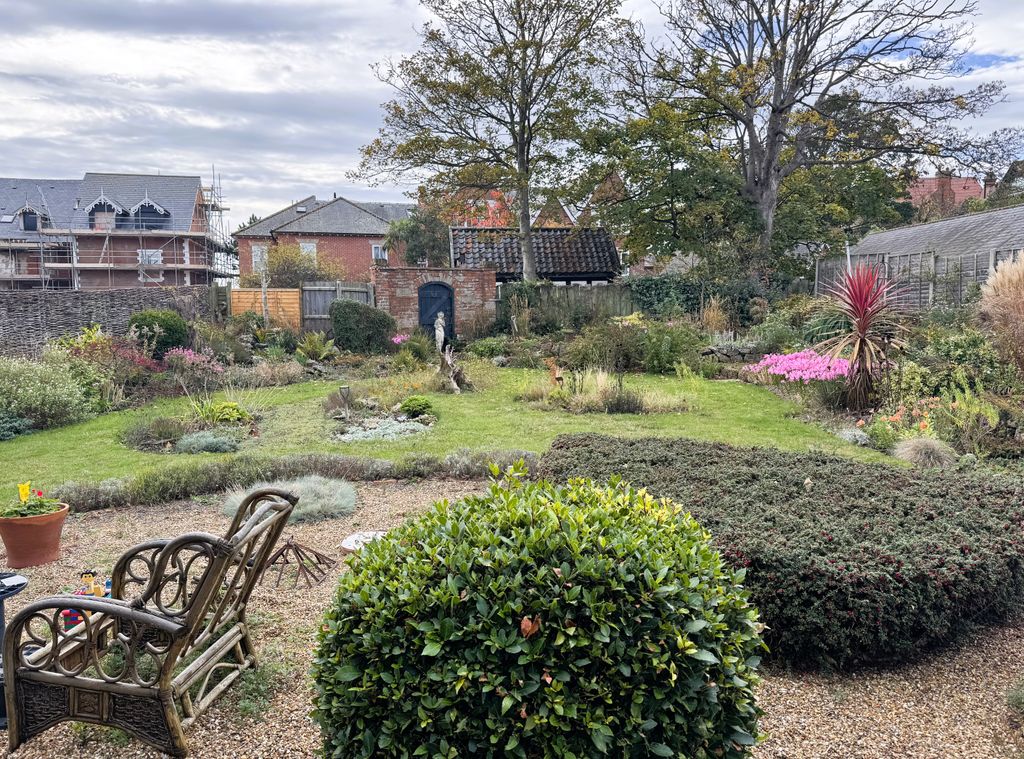 Property photo 3 of 17 Enclosed Garden