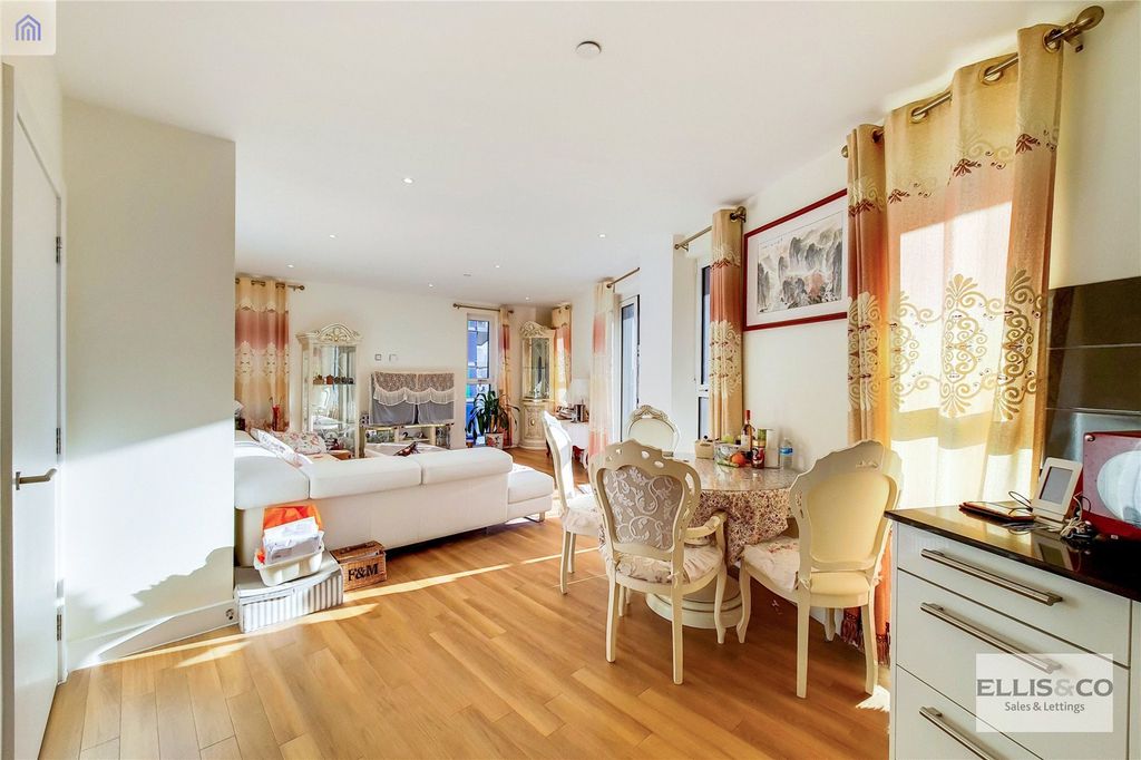 Property photo 3 of 14 Picture No. 11